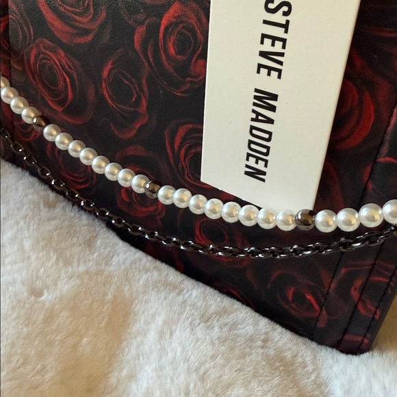 Steve Madden Roses Bevelyn Handbag with peals - Picture 4 of 10